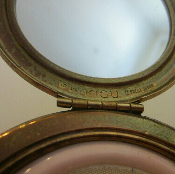 Kigu of London Mid Century Marcasite Medallion Powder Compact Made in England - Picture 5 of 12